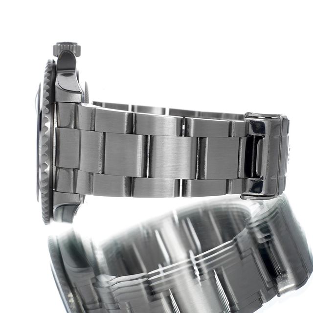 Rolex Submariner 16610 Image 2